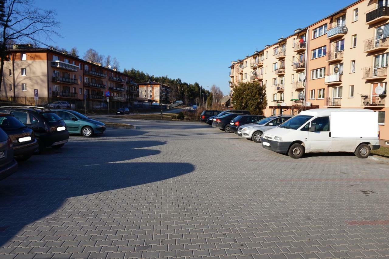 Przytulne I Atrakcyjne Mieszkanie Z Pelnym Wyposazeniem, Dwa Pokoje Skarżysko-Kamienna Kültér fotó